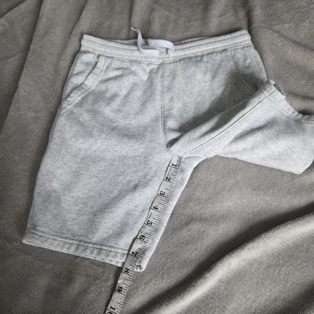 Old Navy Boys Size Large Fleece Drawstring Pull-on Graphic Shorts Gray
